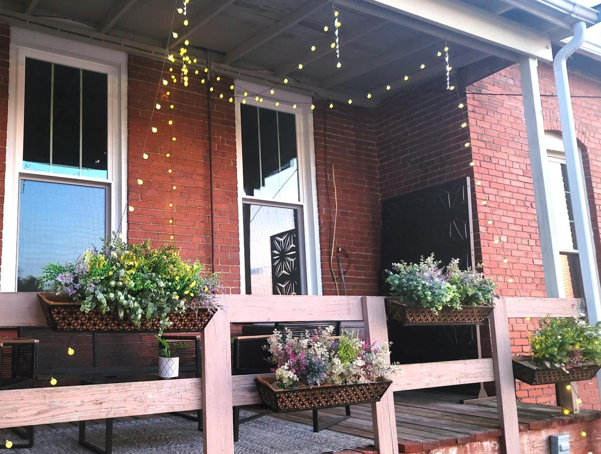 Spacious Luxury Apt In Historic Downtown - Oh Amish Country 밀러스버그 외부 사진