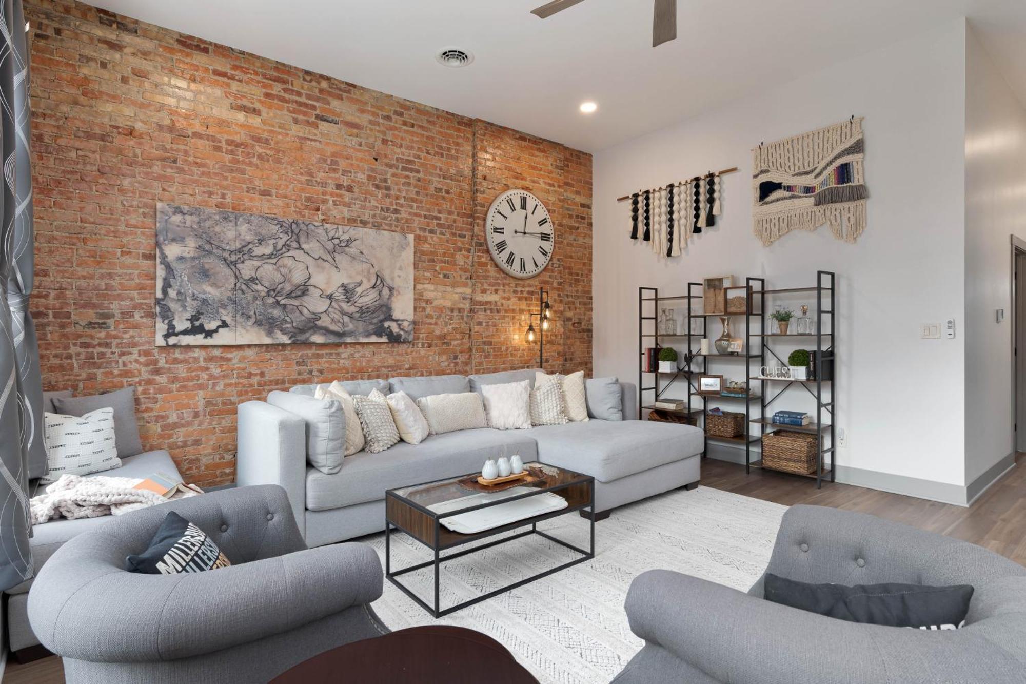 Spacious Luxury Apt In Historic Downtown - Oh Amish Country 밀러스버그 외부 사진